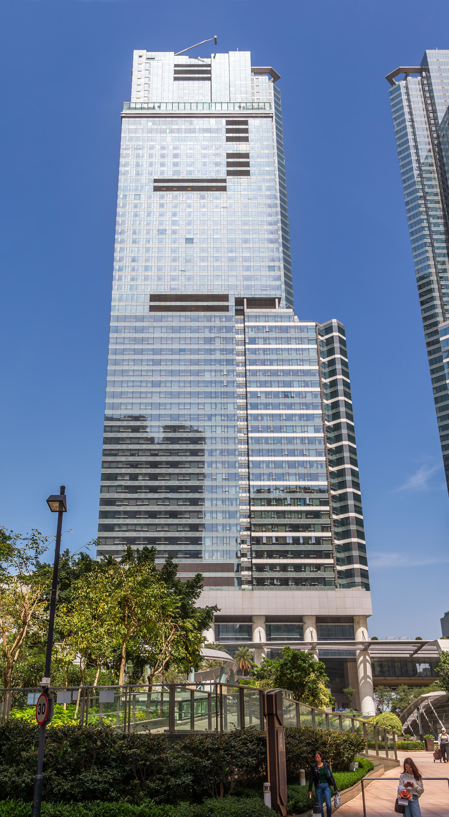 The Cullinan Tower II, Hong Kong - Looking up. © Mathias Beinling